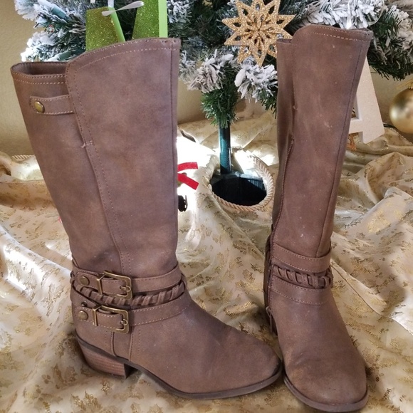 Little girl's boots - Picture 2 of 3